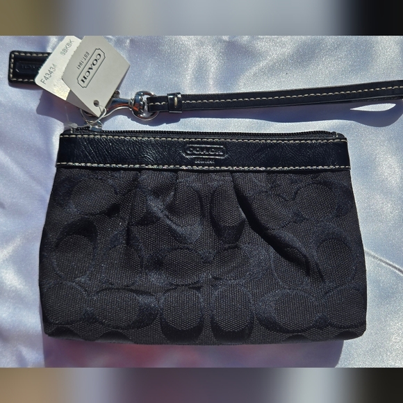 NWT Coach Black Embossed Wristlet - Picture 1 of 8